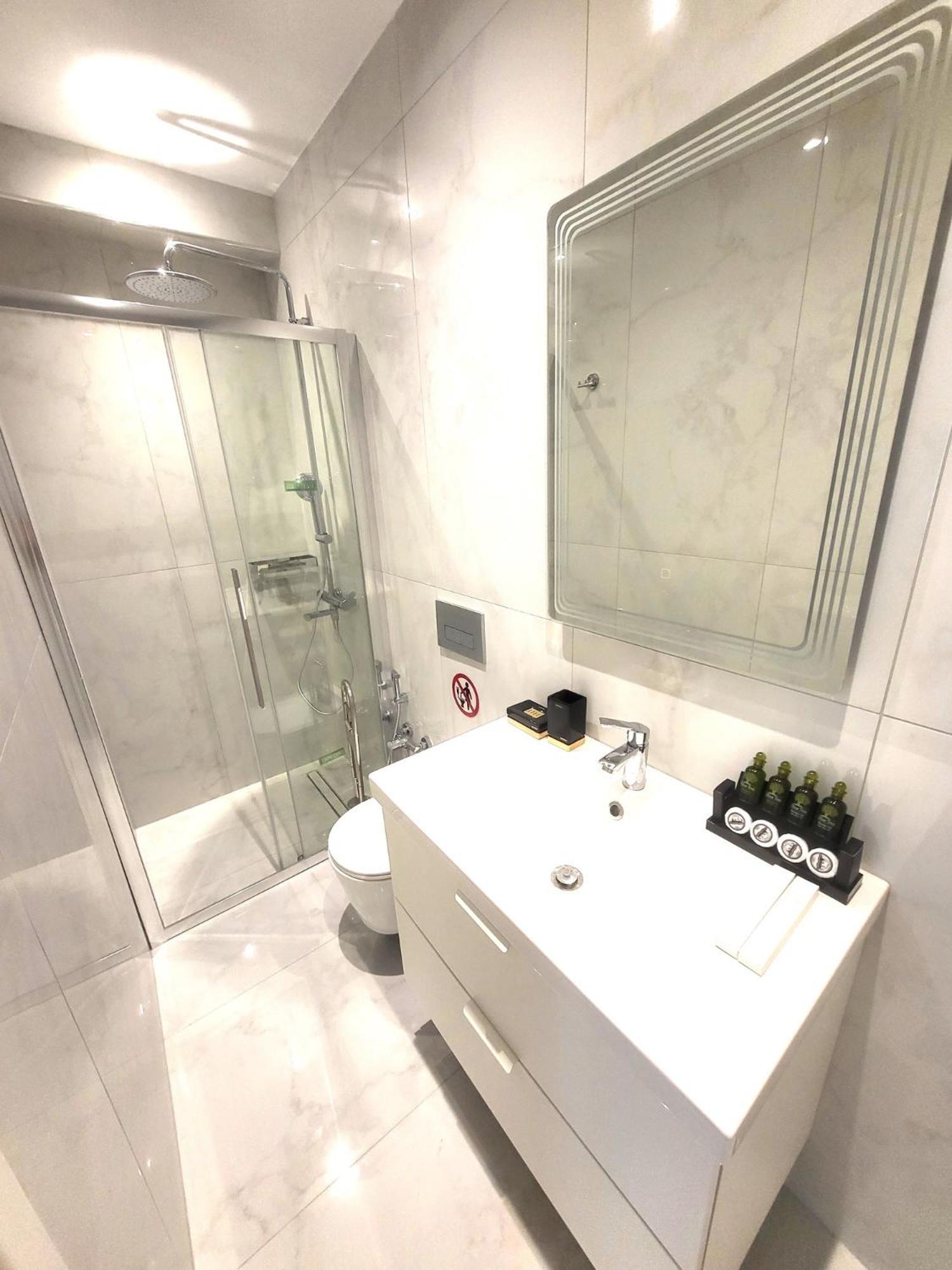 Fabilicious Suites - 2 Apartments- Romantic Jacuzzi & Spacious Family Comfort Atenas Exterior foto